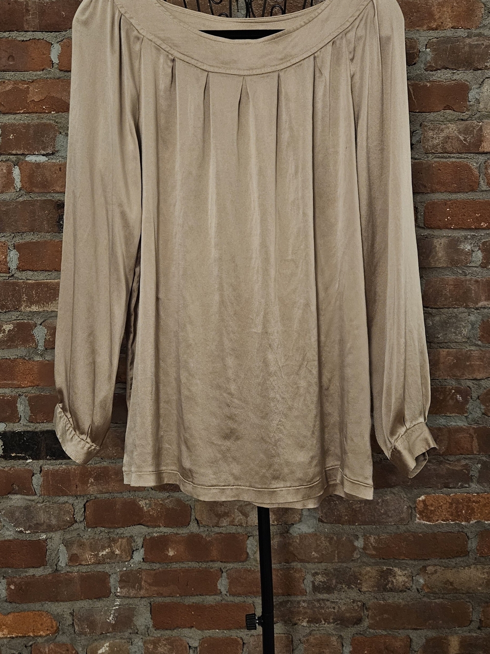 Dialogue Gold Gently Pleated Relaxed Fit Long-Sleeve 97% Silk Blouse